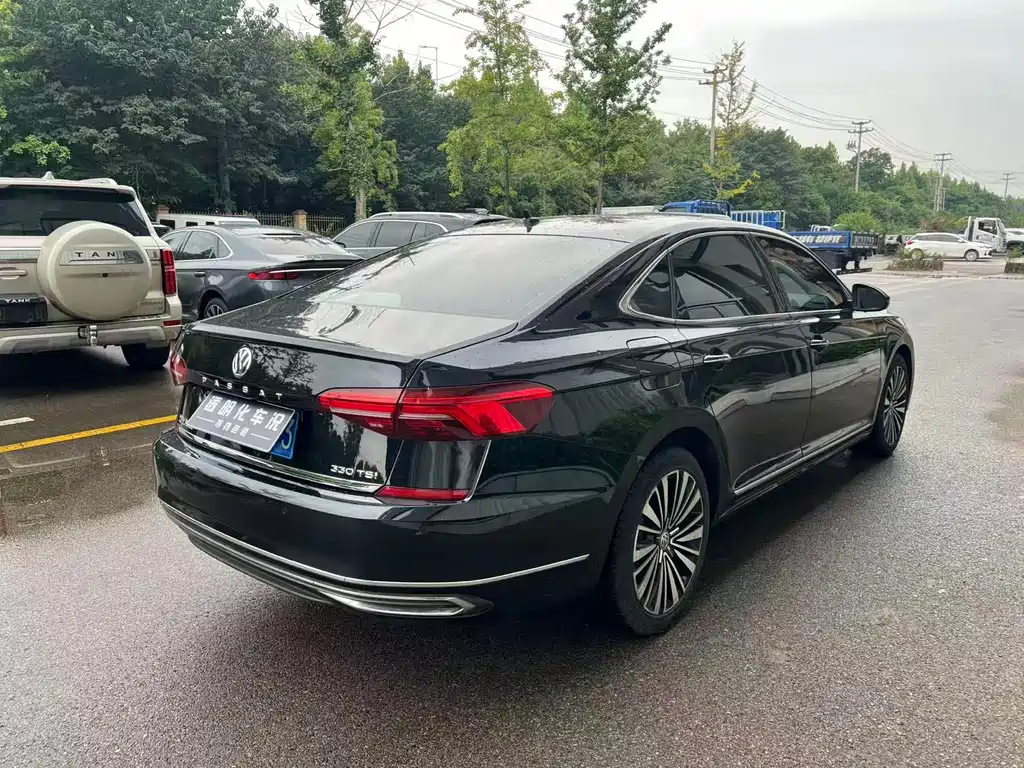 Volkswagen Passat — фото 9