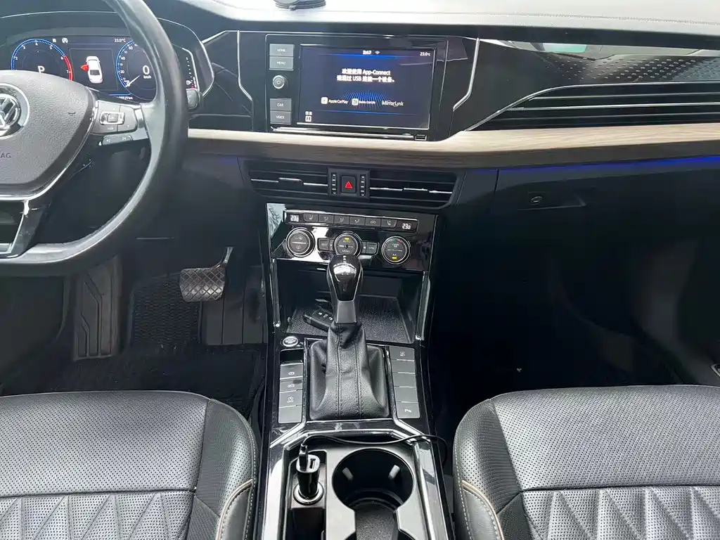 Volkswagen Passat — фото 10
