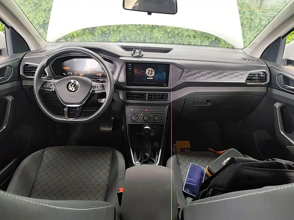 Volkswagen T-Cross — фото 10