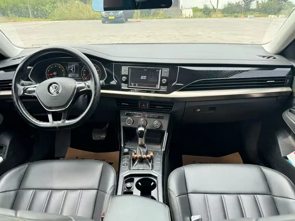 Volkswagen Passat — фото 6