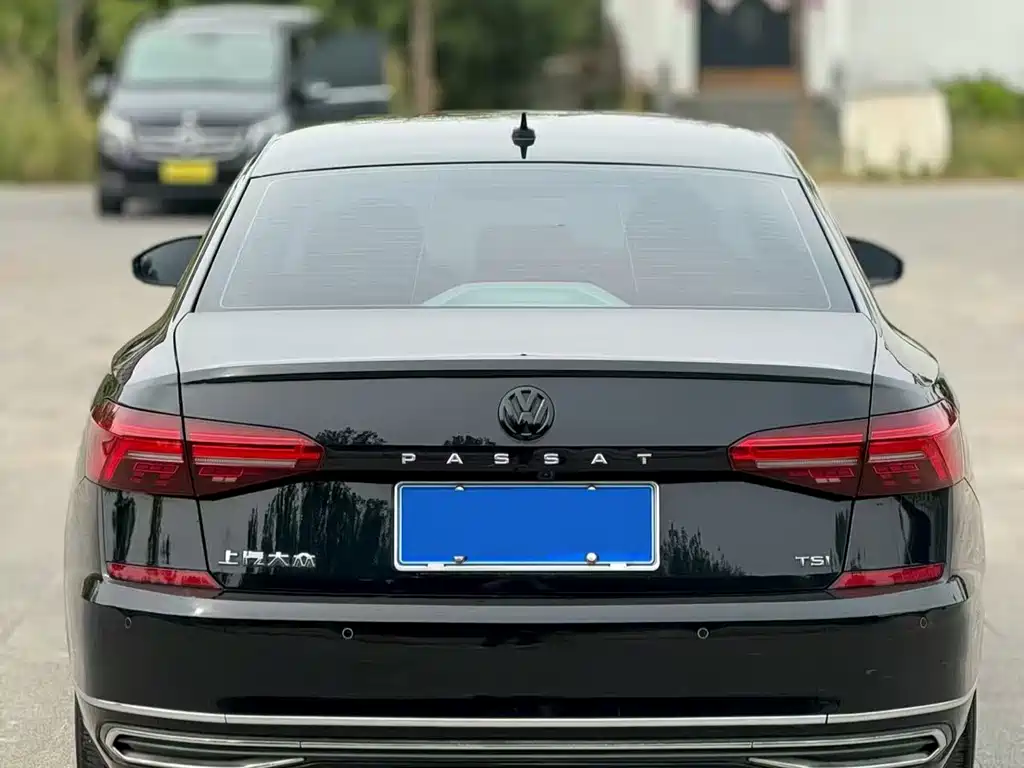 Volkswagen Passat — фото 7