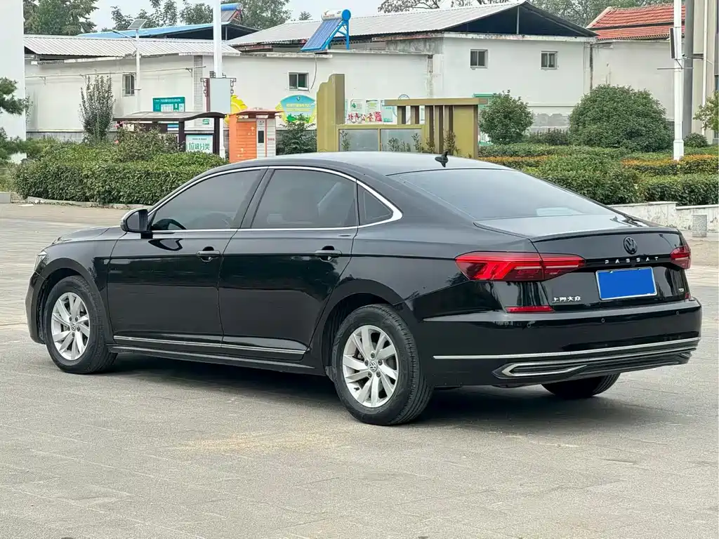 Volkswagen Passat — фото 8