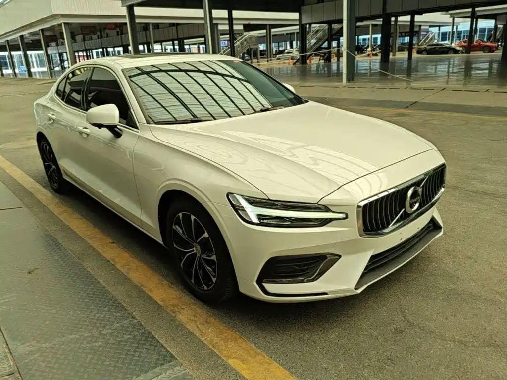 Volvo S60 — фото 4