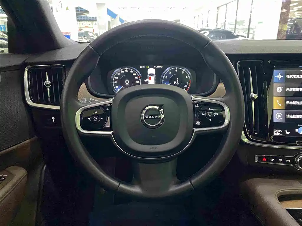 Volvo S90 — фото 11