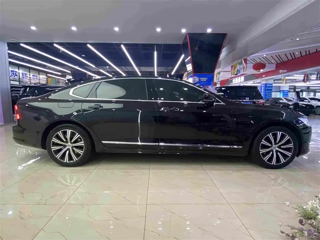 Volvo S90 — фото 15