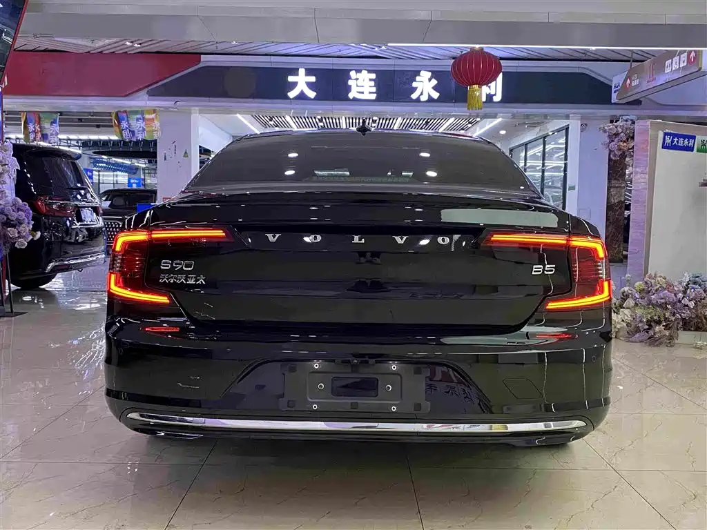 Volvo S90 — фото 17