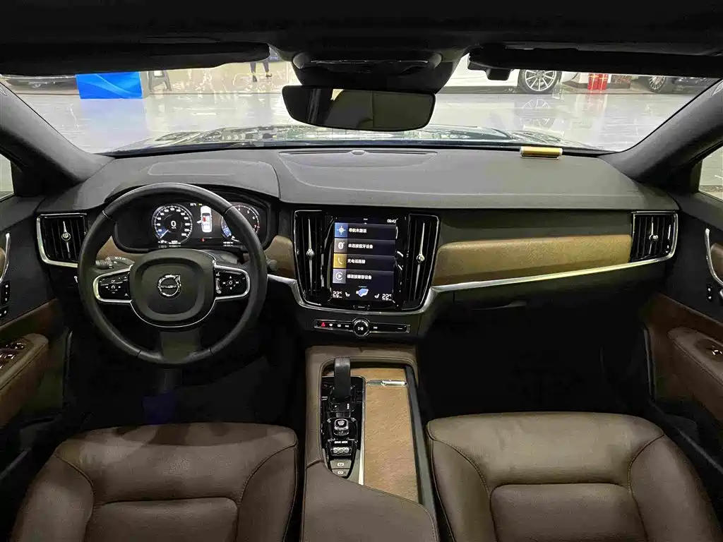 Volvo S90 — фото 8