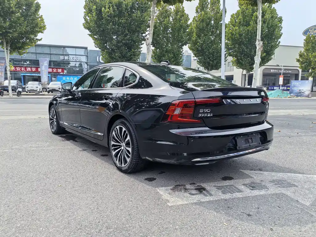 Volvo S90 — фото 8