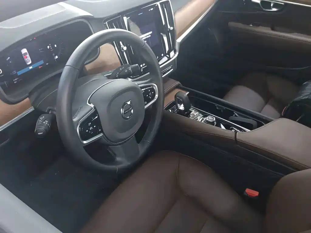 Volvo S90 — фото 4