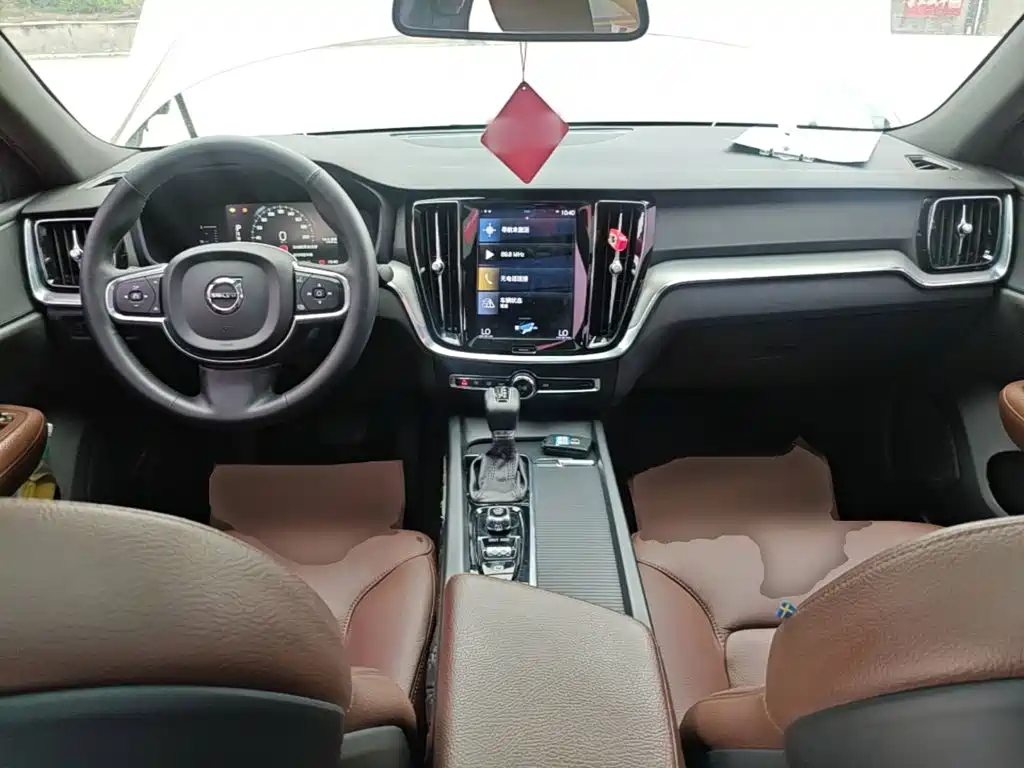 Volvo S60 — фото 10