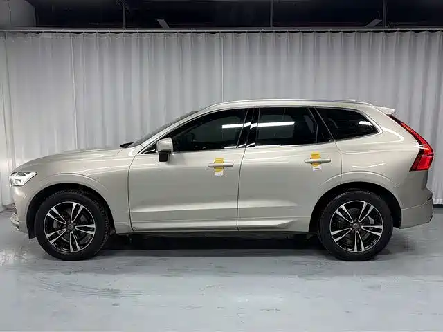 Volvo XC60 — фото 3