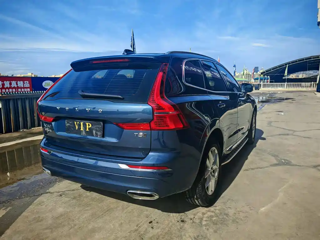 Volvo XC60 — фото 6