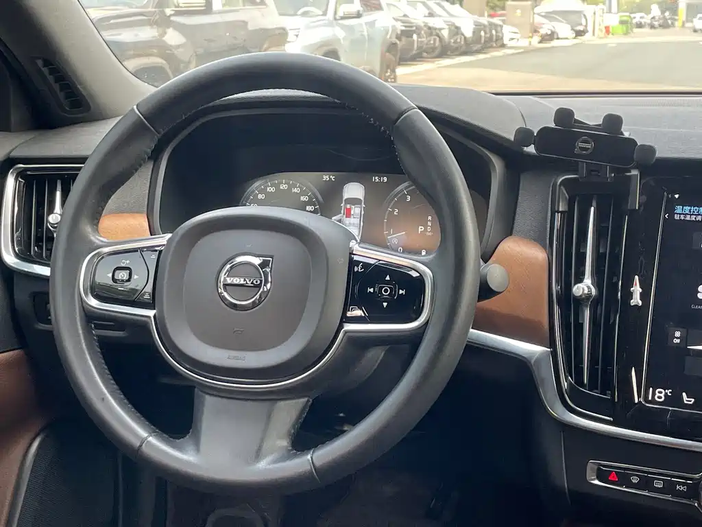 Volvo S90 — фото 11