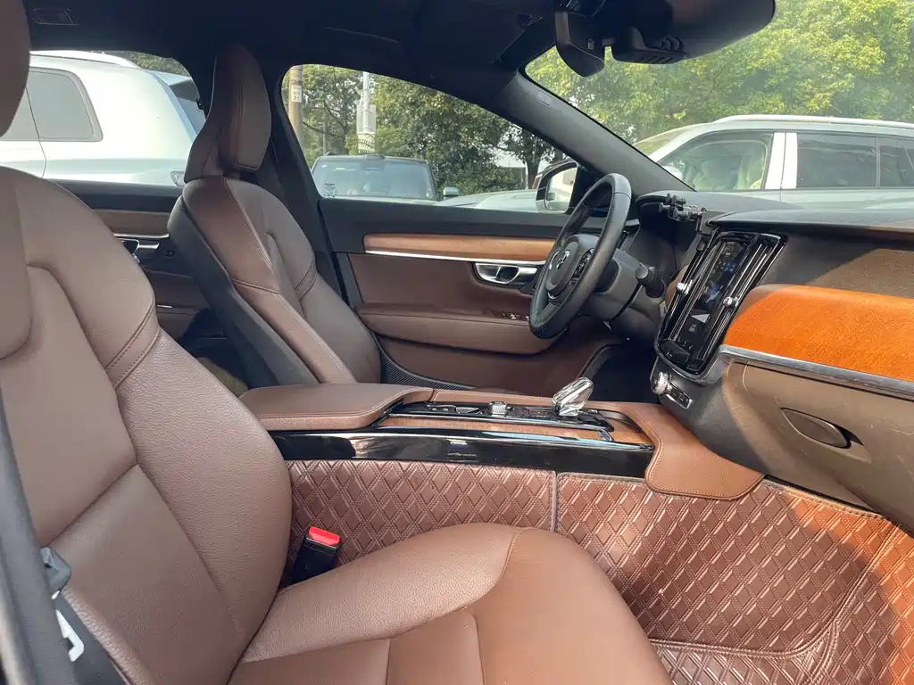 Volvo S90 — фото 15