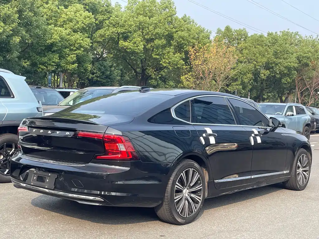 Volvo S90 — фото 17