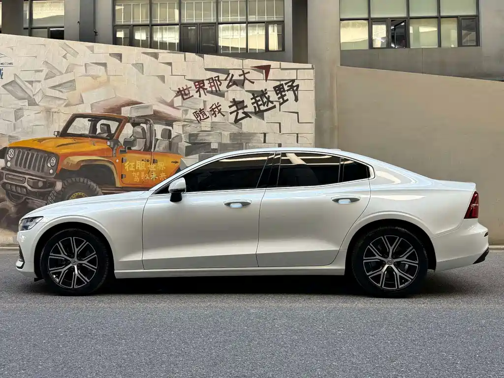 Volvo S60 — фото 3