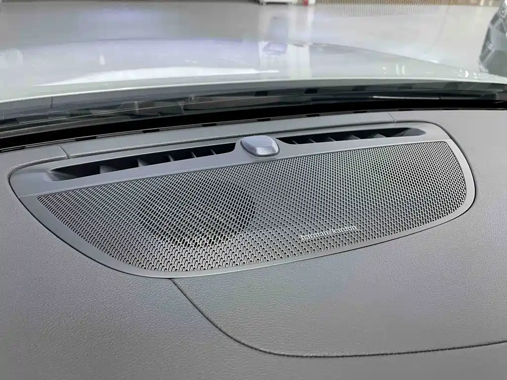 Volvo S60 — фото 10