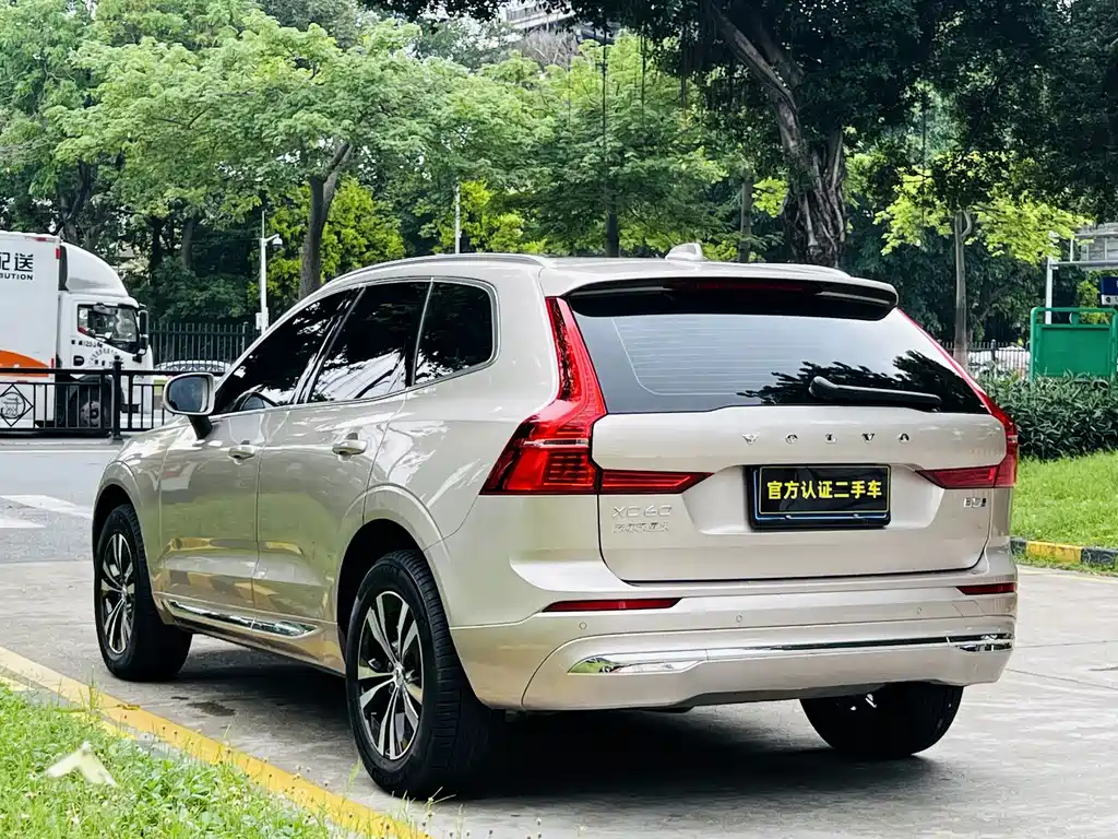 Volvo XC60 — фото 4