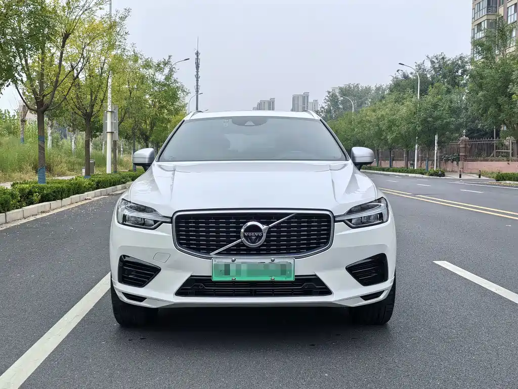 Volvo XC60 PHEV — фото 3