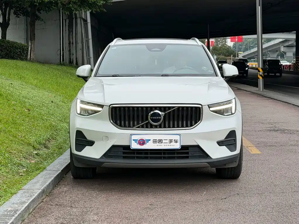 Volvo XC40 — фото 2