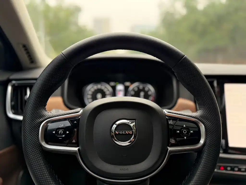 Volvo S90 — фото 8