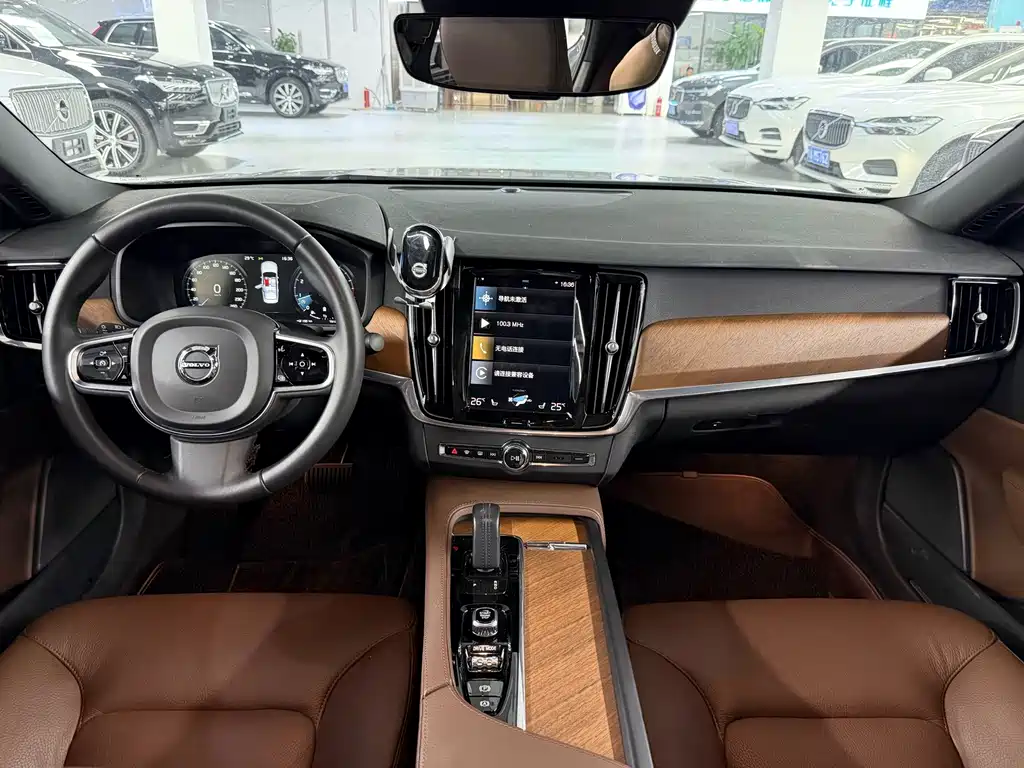 Volvo S90 — фото 7