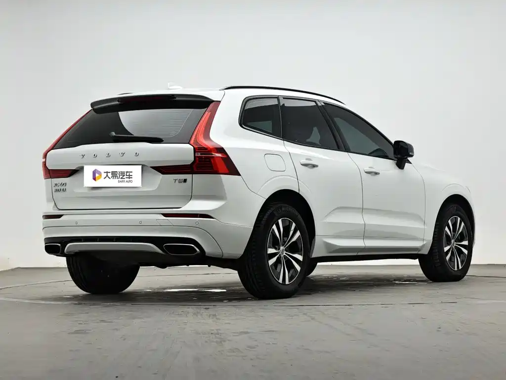 Volvo XC60 — фото 3