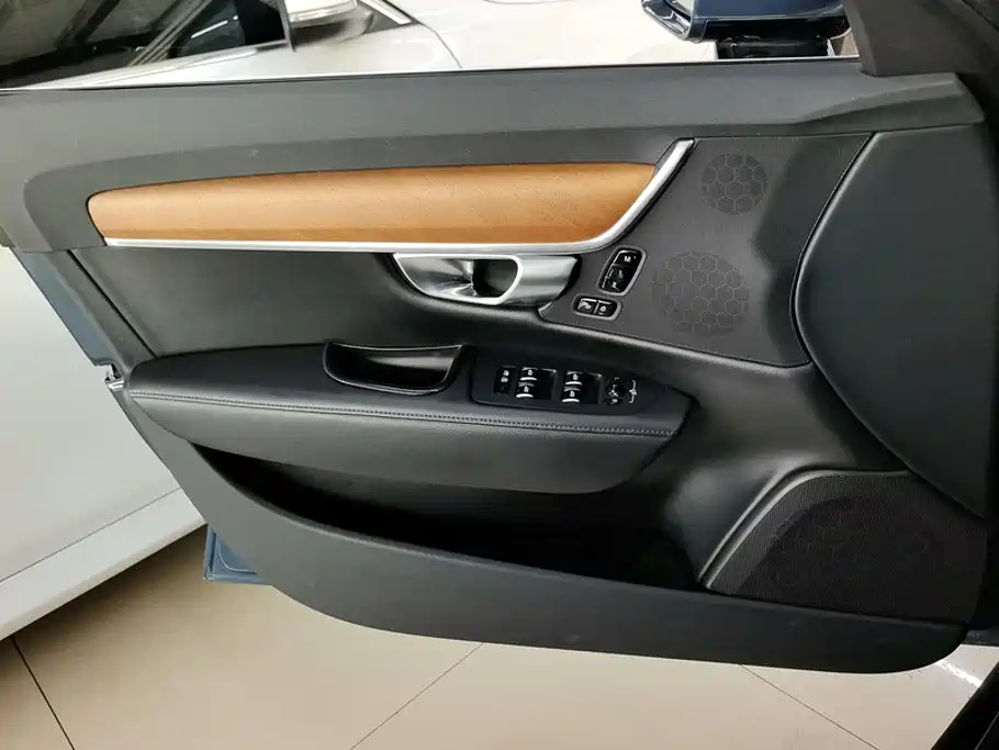 Volvo S90 — фото 7