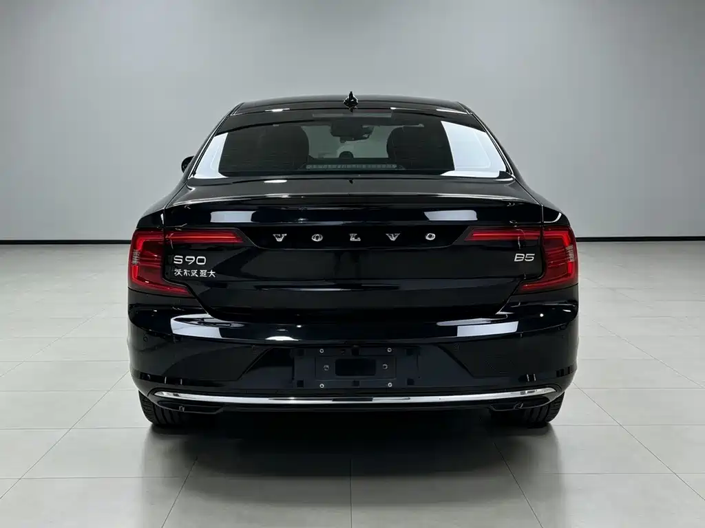 Volvo S90 — фото 8