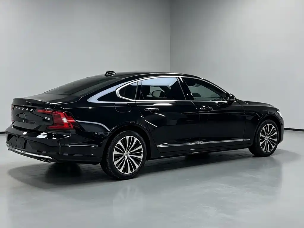 Volvo S90 — фото 9