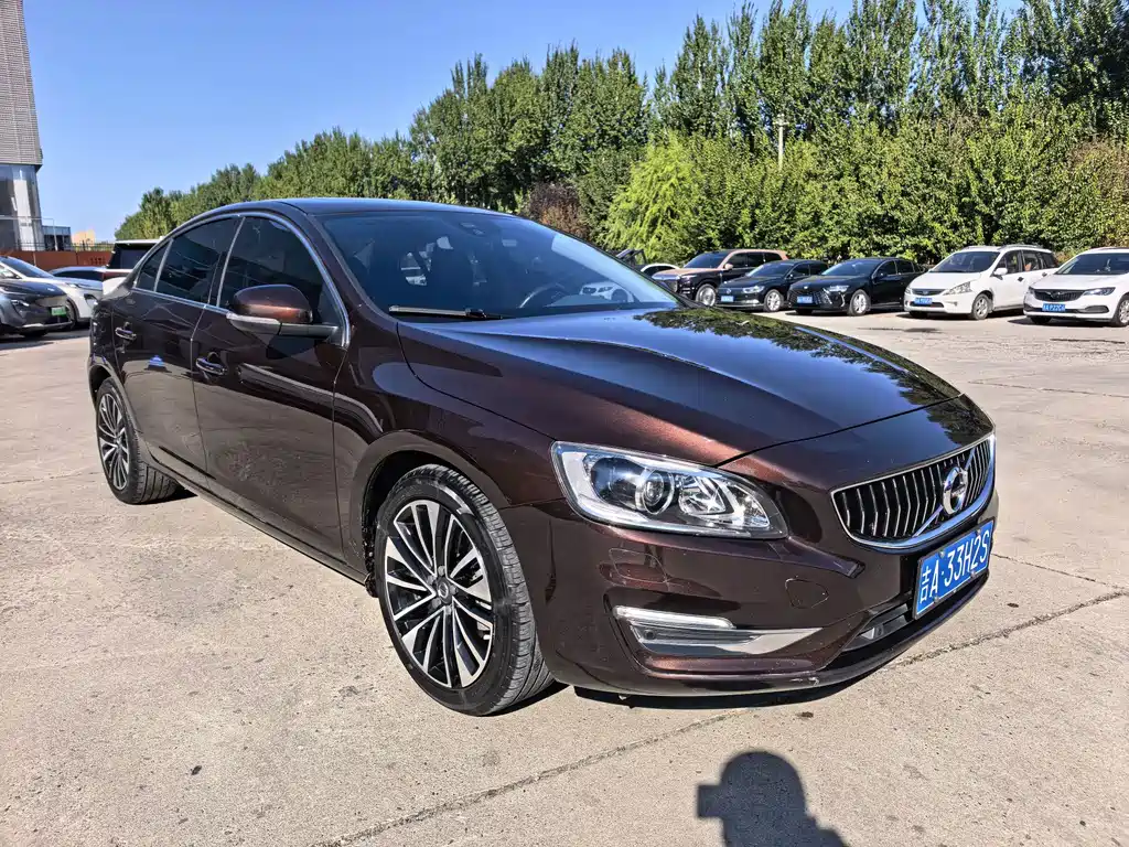 Volvo S60 — фото 3