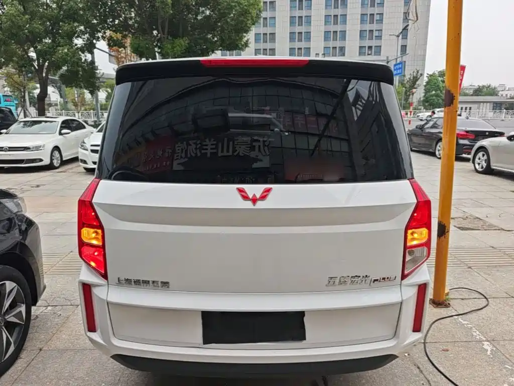Wuling Hongguang PLUS — фото 6