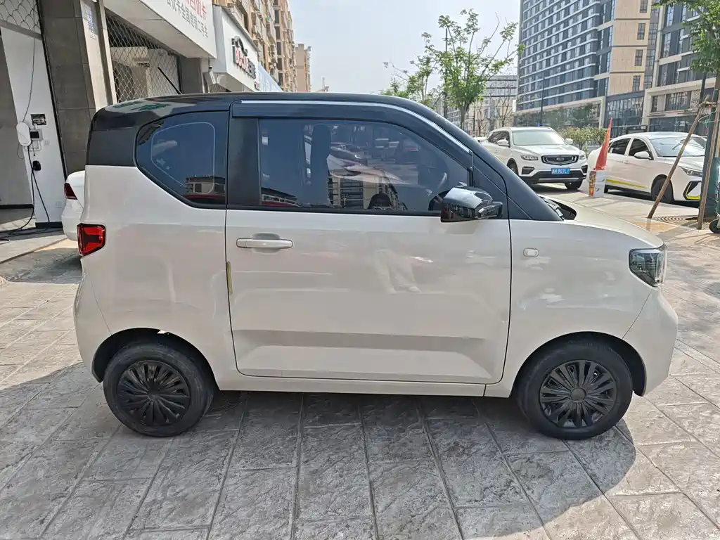 Wuling MINIEV — фото 3