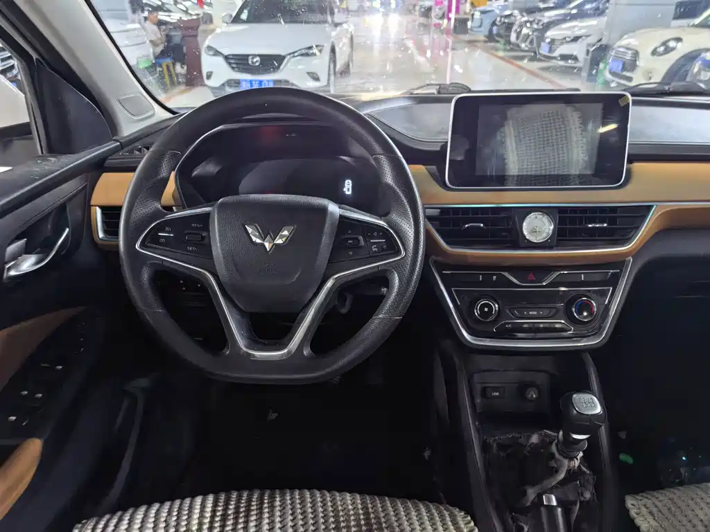 Wuling Hongguang S3 — фото 6