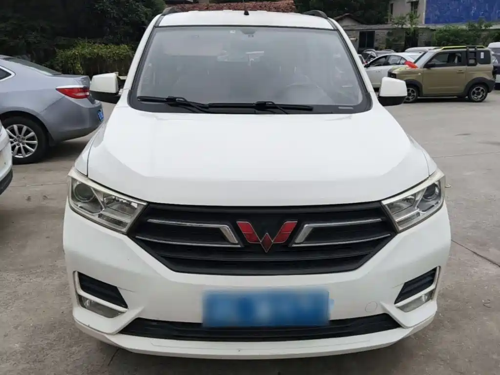Wuling Hongguang — фото 3