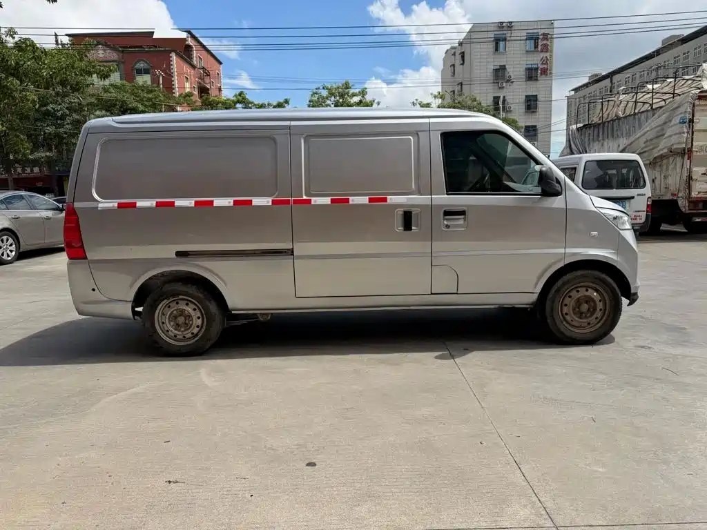 Wuling Wuling EV50 — фото 4