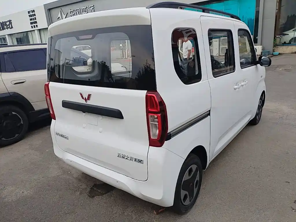 Wuling Zhiguang EV — фото 7