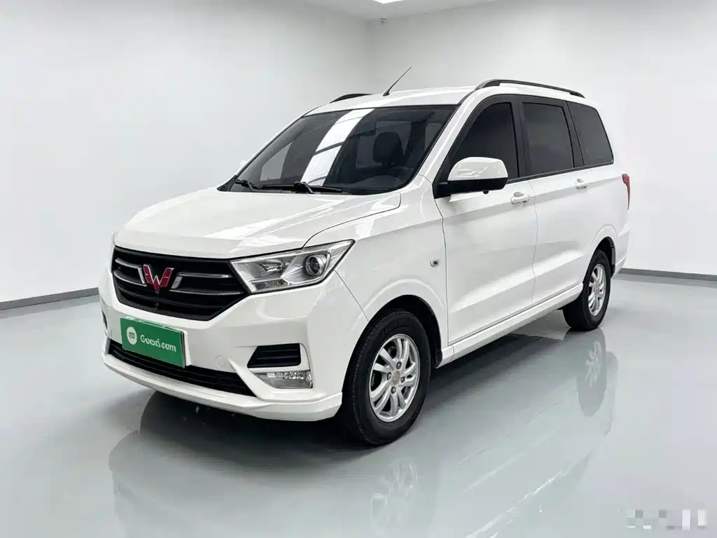 Wuling Hongguang — фото 2