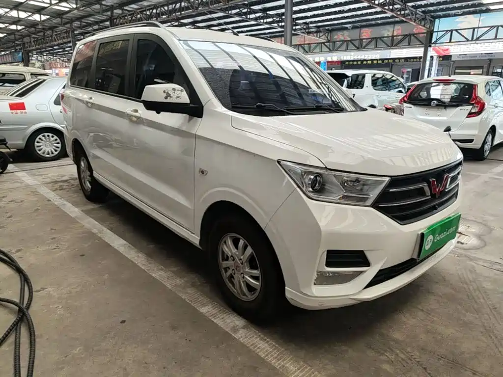 Wuling Hongguang — фото 4