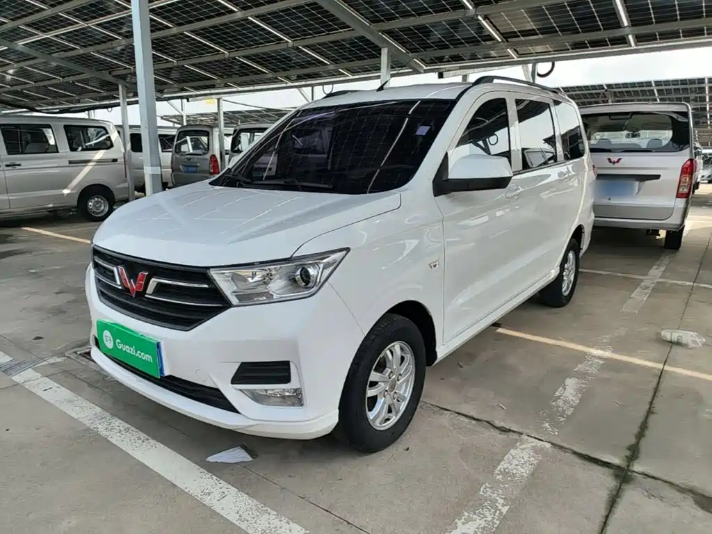 Wuling Hongguang — фото 2