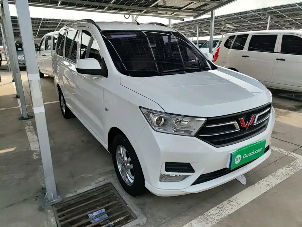 Wuling Hongguang — фото 4