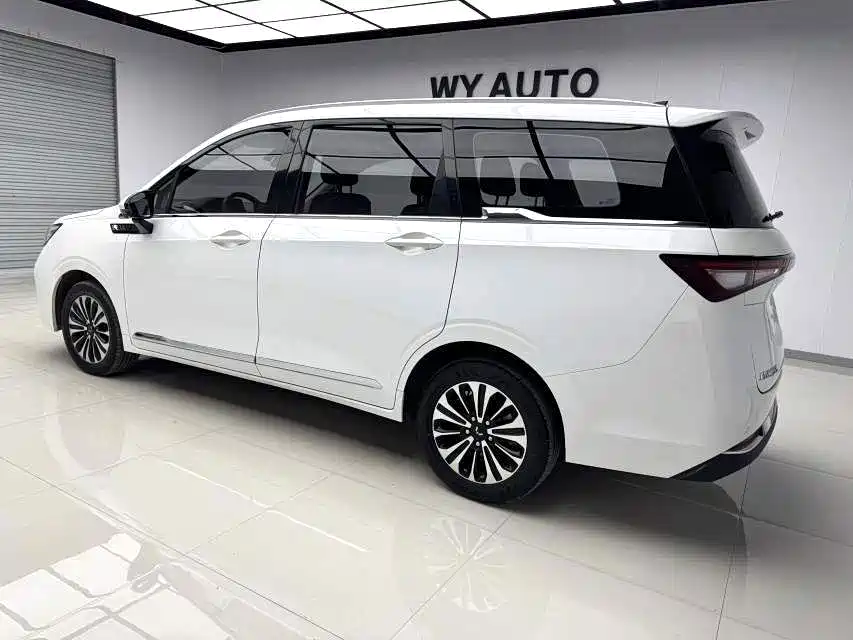 Wuling Jiachen — фото 3