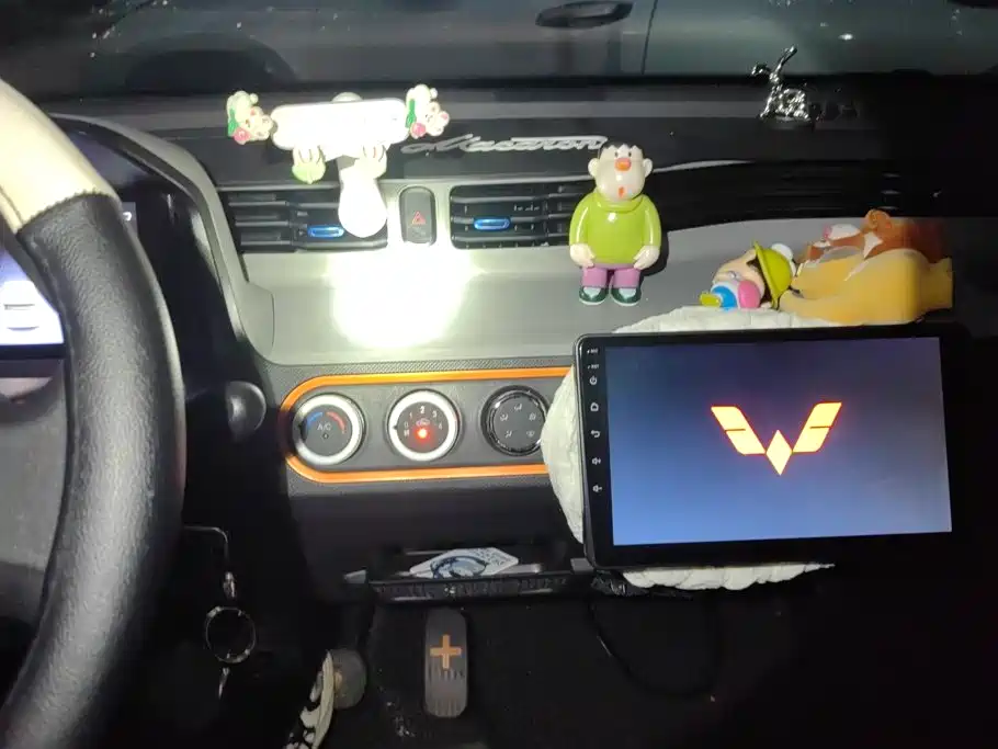 Wuling MINIEV — фото 13