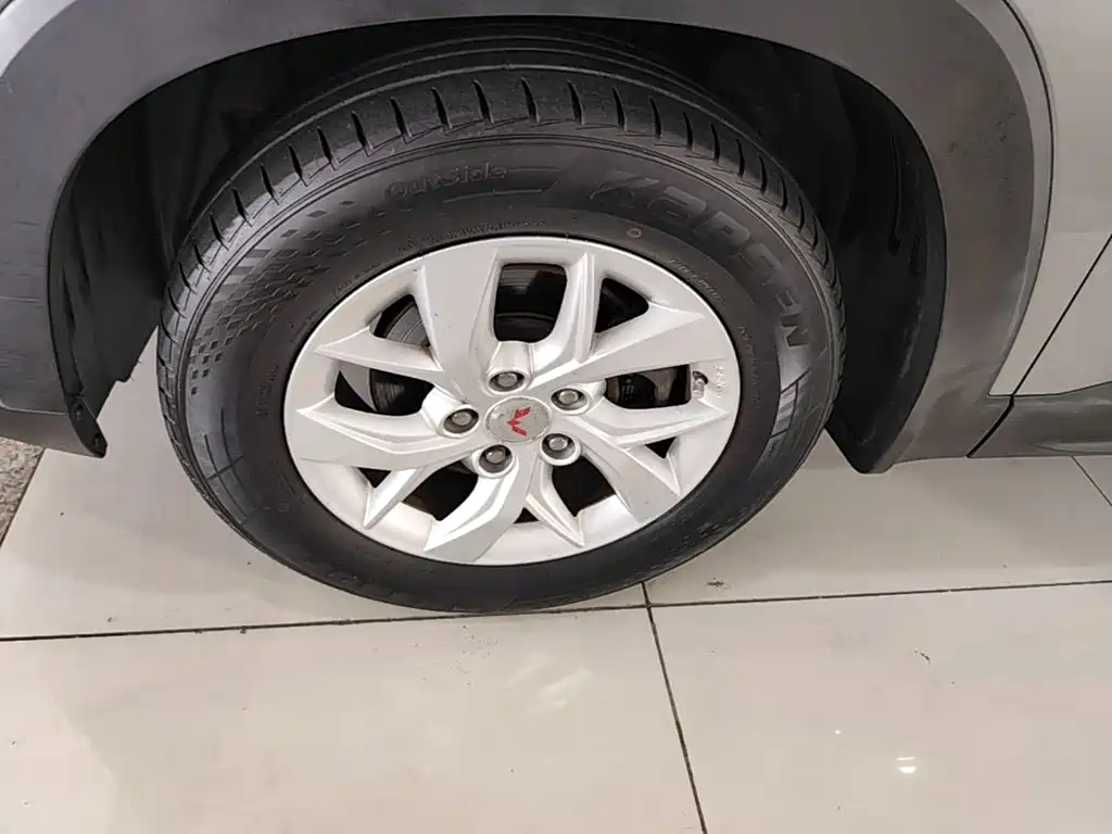 Wuling Hongguang S3 — фото 23