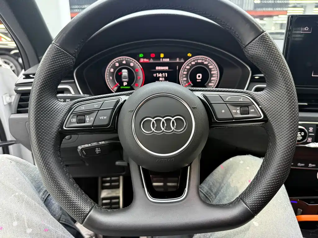 Audi A4L — фото 7