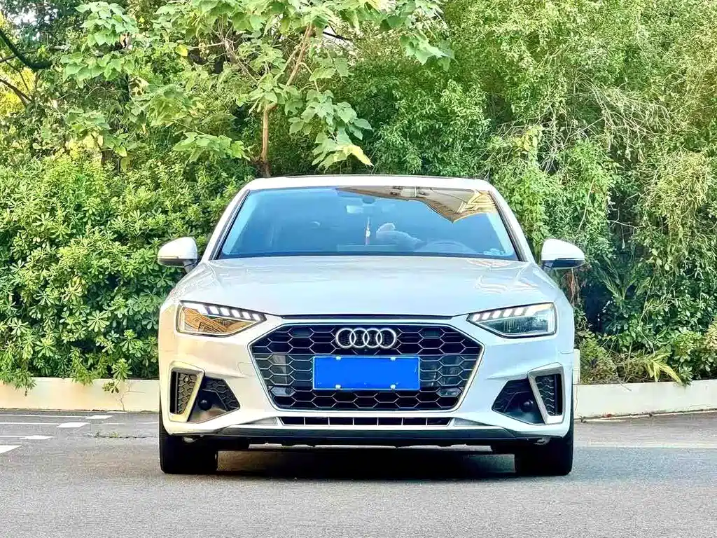 Audi A4L — фото 2