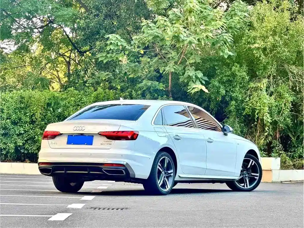 Audi A4L — фото 9