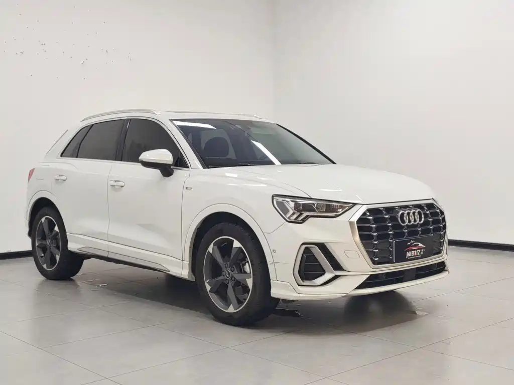 Audi Q3 — фото 3