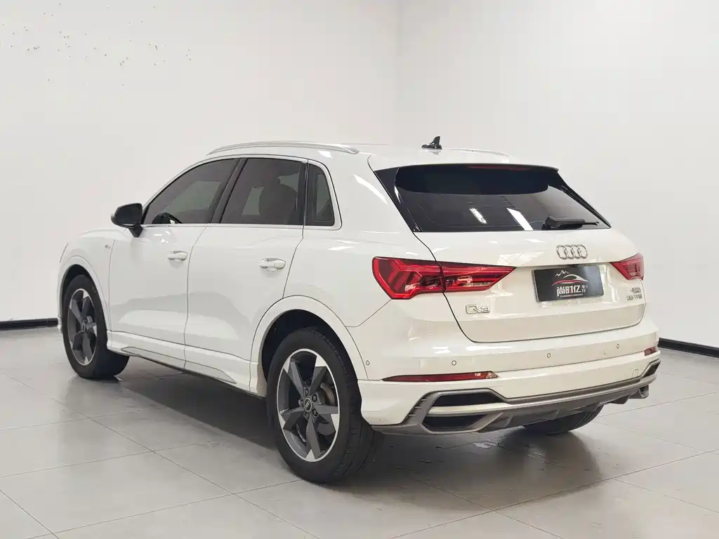 Audi Q3 — фото 6