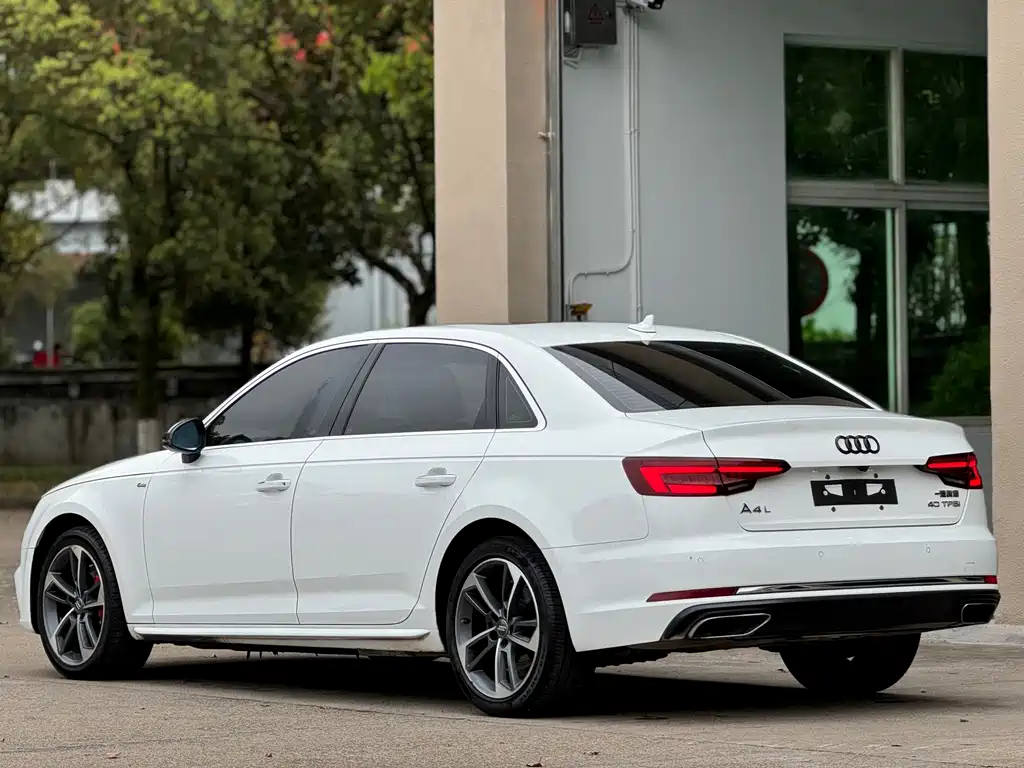 Audi A4L — фото 3
